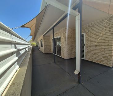 3 BEDROOM, 1 BATHROOM DUPLEX IN BRAITLING - SPACIOUS AND LIGHT-FILLED - Photo 3