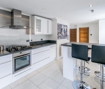 6 bed terraced house to rent in Rothbury Terrace, Heaton, NE6 - Photo 1