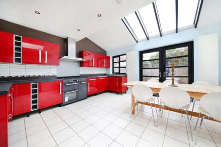 6 bedroom semi-detached house to rent - Photo 3