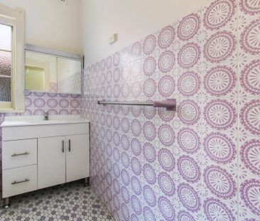 Elevated Retro Classic - Photo 4