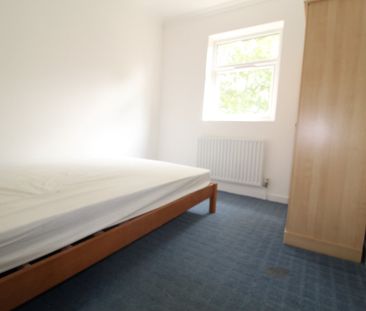 Room in a Shared House, Macarthur Terrace, SE7 - Photo 5