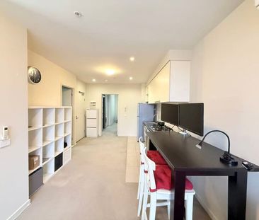 Fully Furnished Apartment with Spectacular Views on Collins Street - Photo 3