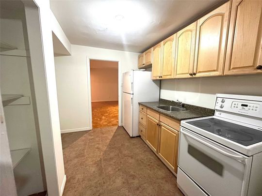For Lease - 485 Oriole Parkway Unit# B, Toronto, Ontario - Photo 1