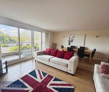 2 bedroom Flat To Let - Photo 3