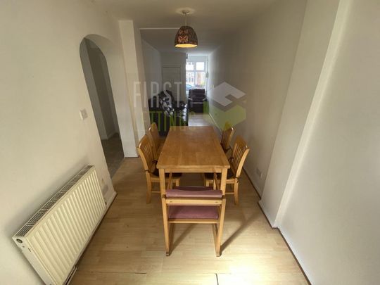 5 bedroom semi-detached house to rent - Photo 1