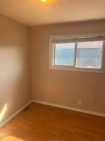 Upland Street 2131 - D60 - 1 - Photo 5