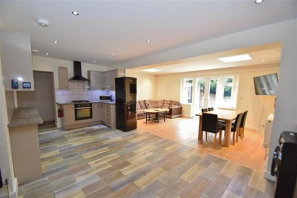 7 bedroom detached house to rent - Photo 1