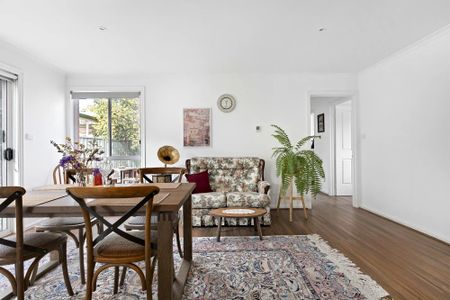 4 Bedroom Spacious Family Home! - Photo 4