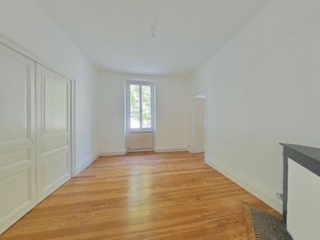 Location Appartement 4 pièces 90m² ROMANS SUR ISERE 26100 - Photo 3