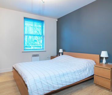 Lewiston Close, Canterbury Hall, KT4 - Photo 6