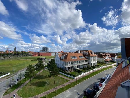 GEMEUBELD - Duplex appartement MET TWEE SLAAPKAMERS gelegen in DUINENWATER te Knokke-Heist. - Foto 2