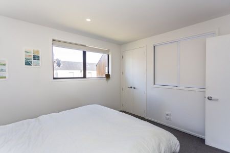 City living 1 x bedroom apartment fully furnished. - Photo 4