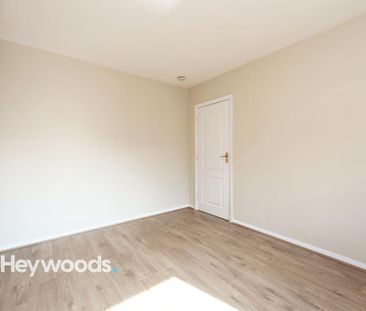 2 bedroom detached bungalow to rent - Photo 3