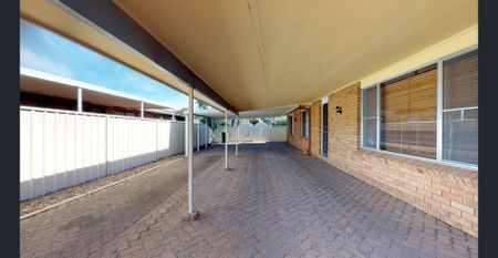 FAMILY HOME LOCATED IN NORTH DUBBO - Photo 4