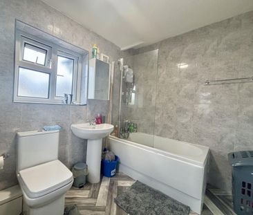 1 bedroom in a house share to rent - Photo 6