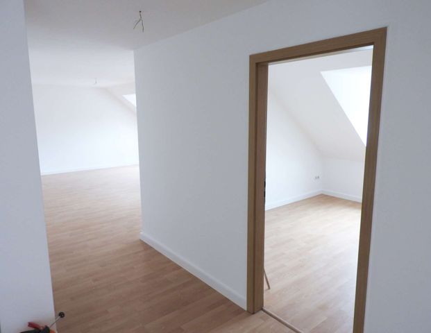 gemütliche Dachgeschosswohnung sucht Bewohner - Photo 1