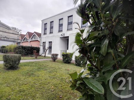 Location Appartement 2 pièces 48m² TROYES 10000 - Photo 2