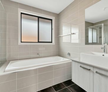 7A Faithful Street, Oran Park - Photo 6
