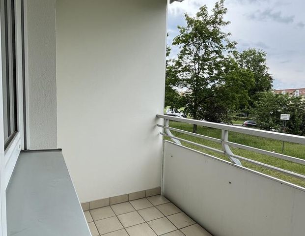Helle 2-Raum-Wohnung mit Balkon - Photo 1