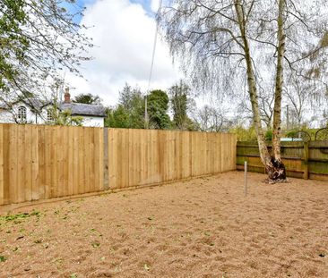 Three bedroom house in the popular village of Nuneham Courtenay - Photo 5