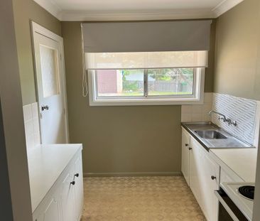 Freshly Painted 2-Bedroom Unit in a Quiet, Quality Neighbourhood - Photo 2