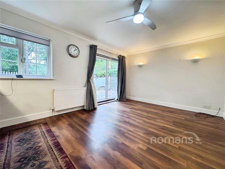 4 bedroom detached house to rent - Photo 3