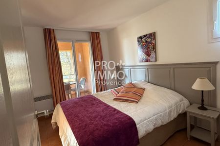 A LOUER GOLF DE PONT ROYAL (13370) MALLEMORT RENOVATION VUE - Photo 2