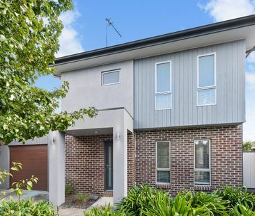 19 Balanada Close, Alfredton, Vic 3350 - Photo 5