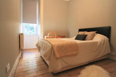 3 bedroom flat to rent - Photo 3