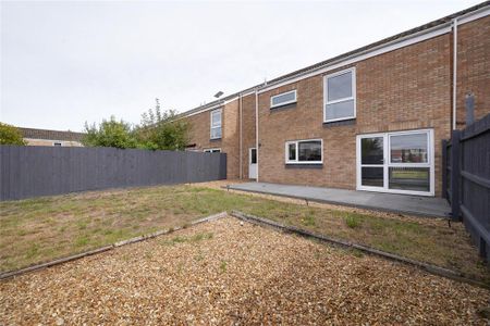 3 bedroom terraced house to rent - Photo 2