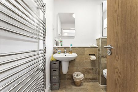 Poplar High Street, London, E14 0AE - Photo 3
