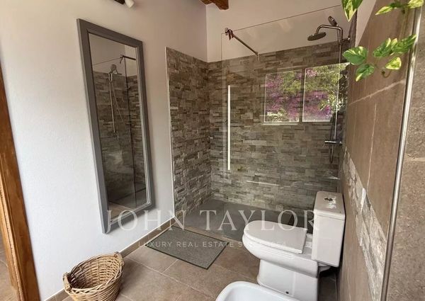 Cala Llonga, Balearic Islands 07849