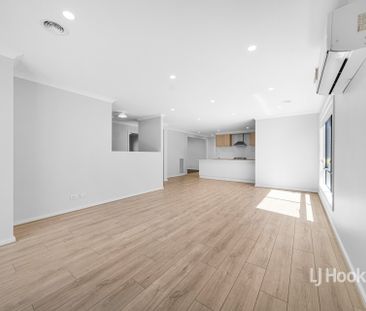 5 Earlville Street, Manor Lakes VIC, Belconnen - Photo 1