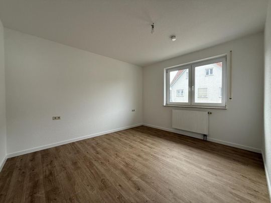 frisch renoviert 3-Zimmerwohnung sofort einzugsbereit! - Foto 1