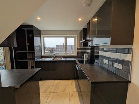 Brynheulog, Llanelli, Carmarthenshire, SA14 8AE - Photo 4