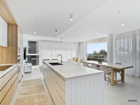 LUXURY FULLY FURNISHED THREE BEDROOM TOP FLOOR APARTMENT - THE DEL RAY - Photo 5