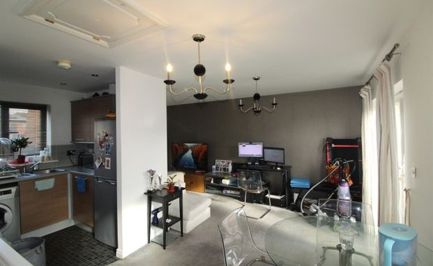 Swarcliffe Approach, LS14 - Photo 1