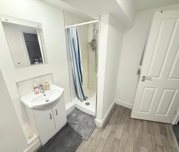 Newton Road, Yeovil, Somerset - Photo 3