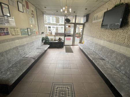 £1,083 PCM, Fully Fitted and Equipped A3 Licensed Takeaway with Off-Road Parking in Pontygwindy Road, Caerphilly, CF83 3AD - Photo 4