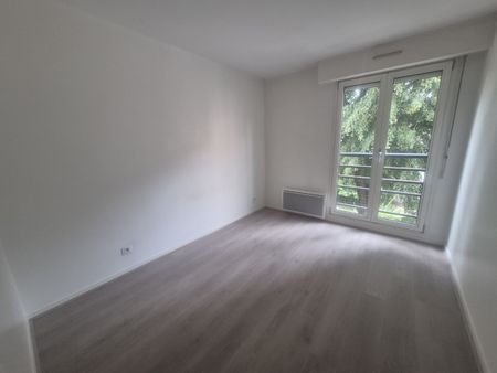Location Appartement 3 pièces 66m² LILLE 59000 - Photo 4