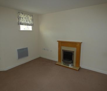2 bedroom ground floor flat to rent - Photo 1