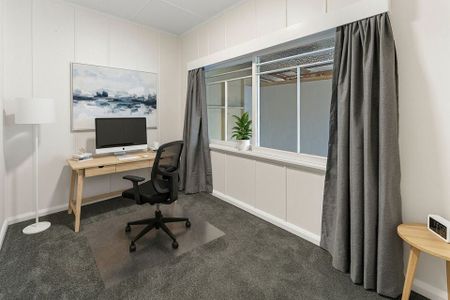 Family home in central Richmond - Photo 2