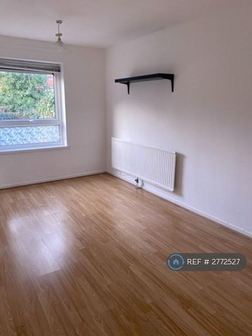 2 bedroom maisonette to rent - Photo 2