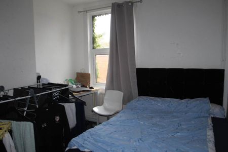 5 bedroom terraced house to rent - Photo 4