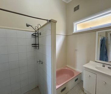 FAMILY HOME IN THE HEART OF TORONTO - Photo 3