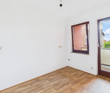 Geräumige 2-Zimmer-Wohnung in älterem Gebäude inmitten des Marktes ... - Photo 1