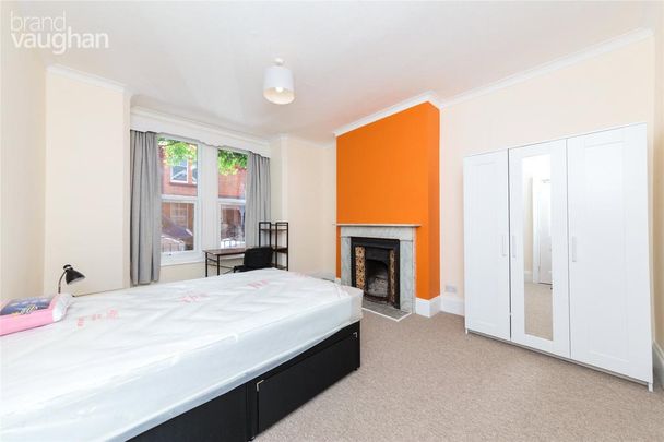 6 bedroom semi-detached house to rent - Photo 1