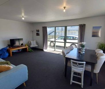 Attention Uni Students 4 Bedroom Home in Hillcrest - Photo 1