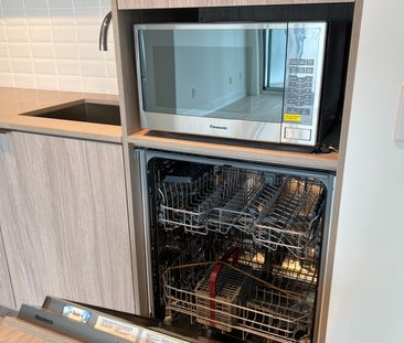 For Lease - 70 Annie Craig Drive Unit# 317, Toronto, Ontario - Photo 2