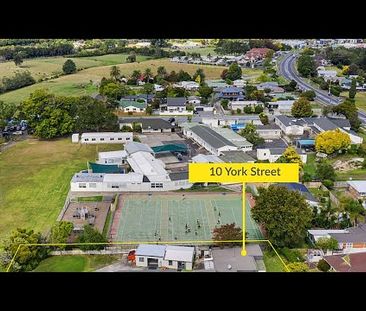 Excellent Location - Photo 3